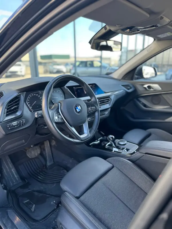 BMW 118 i Aut. Sport Line 8