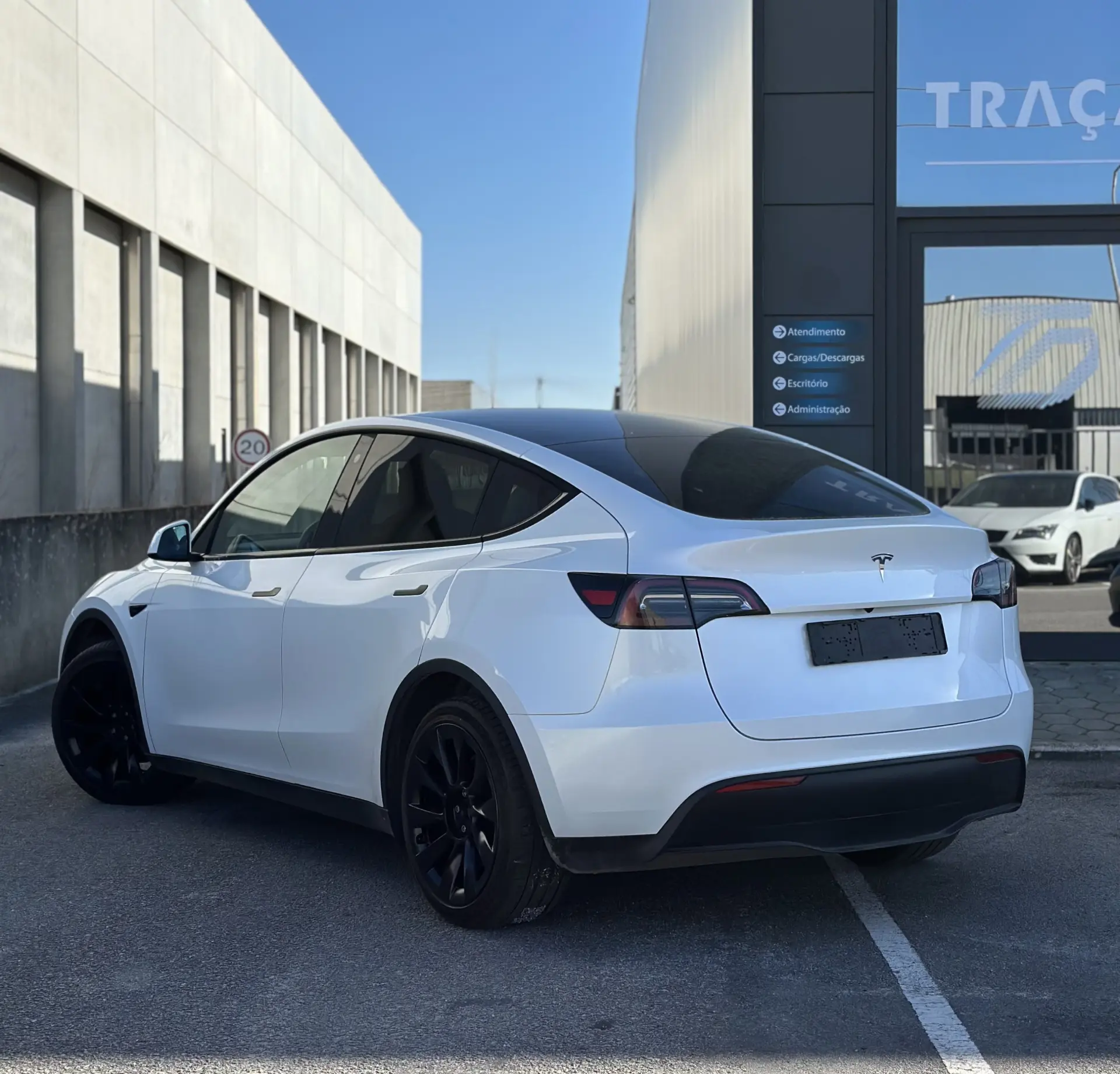 Tesla Model Y RWD 2