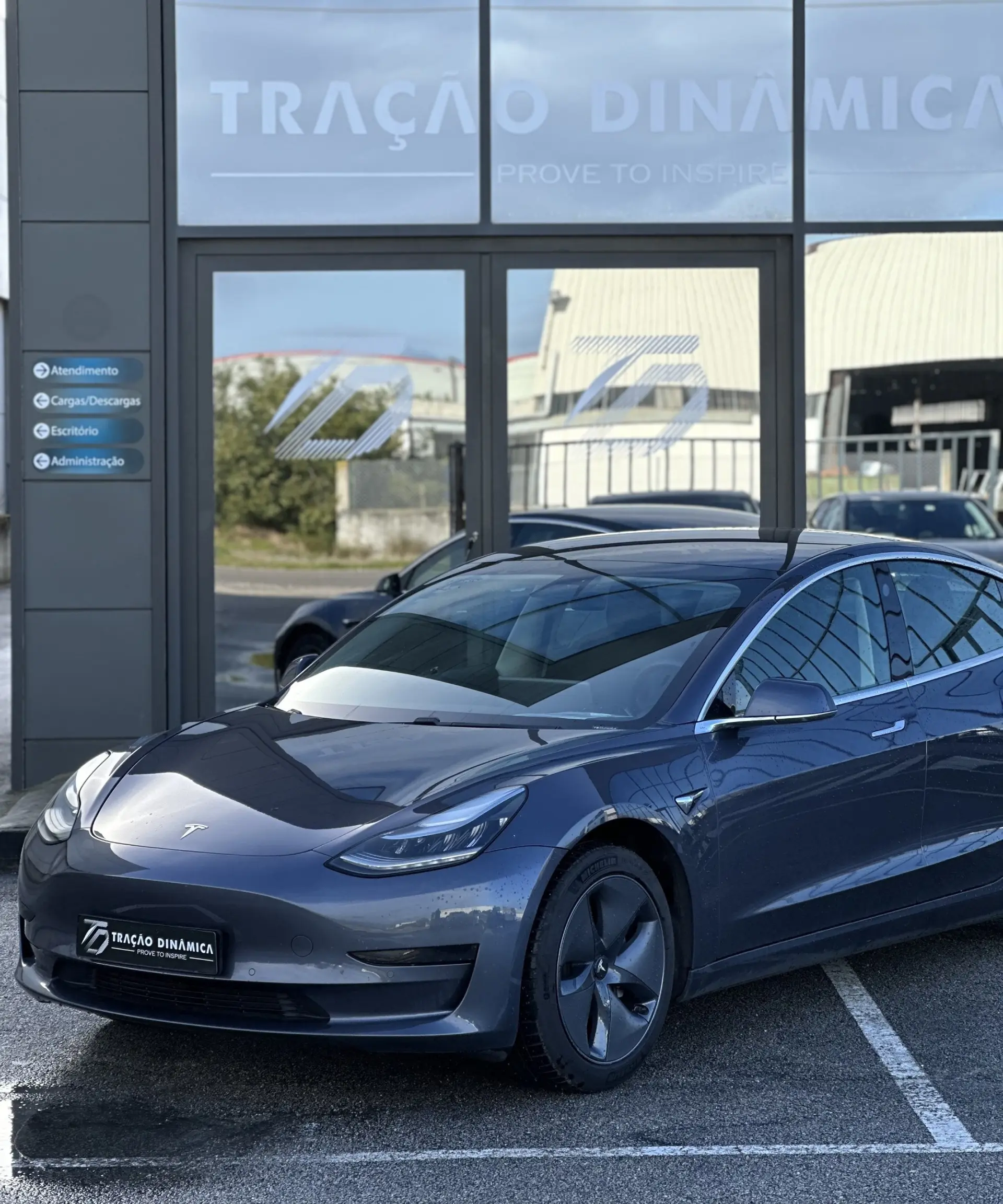 Tesla Model 3 Standard Range Plus RWD 2