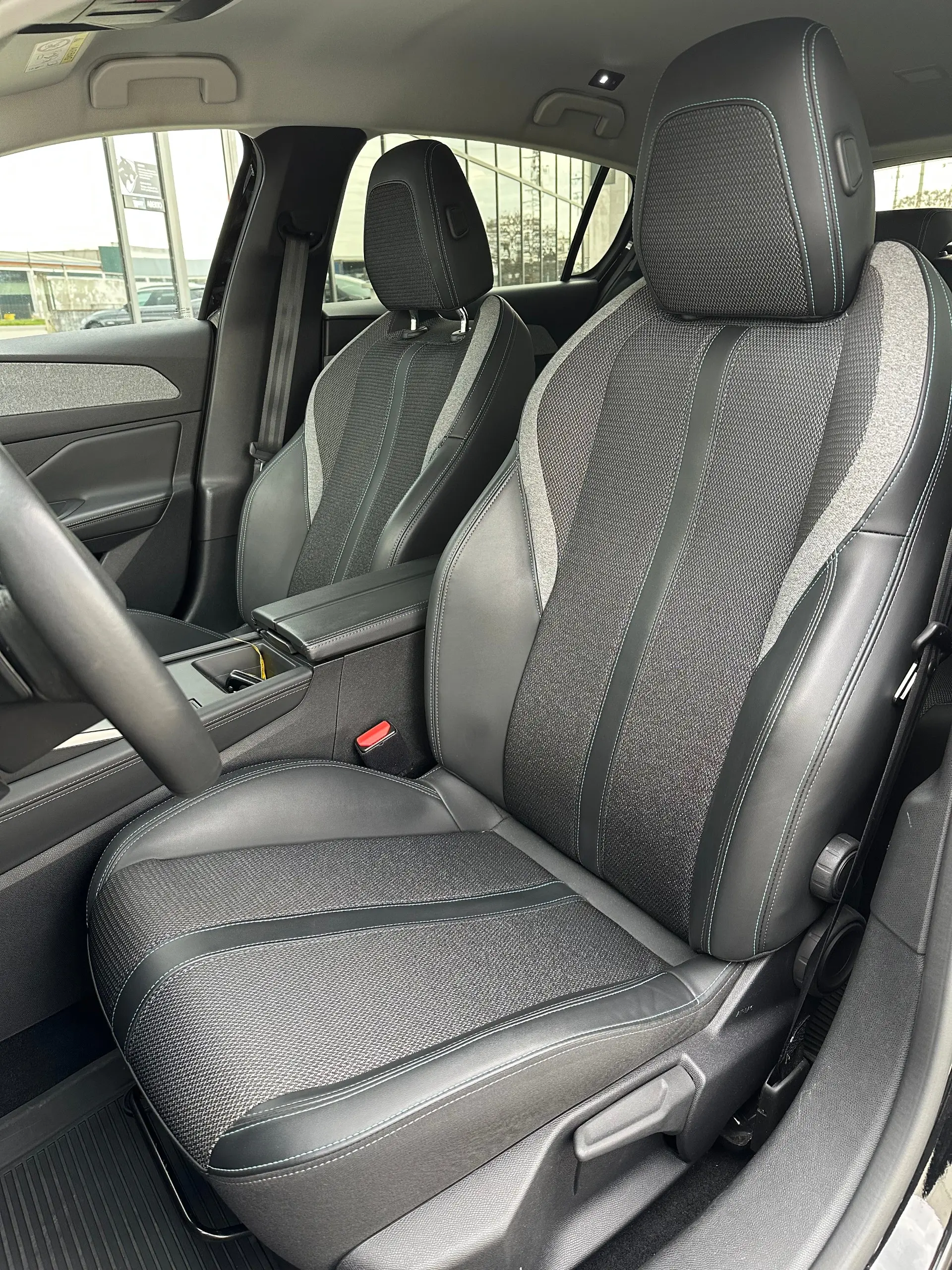 Peugeot 308 1.5 BlueHDi Allure EAT8 14