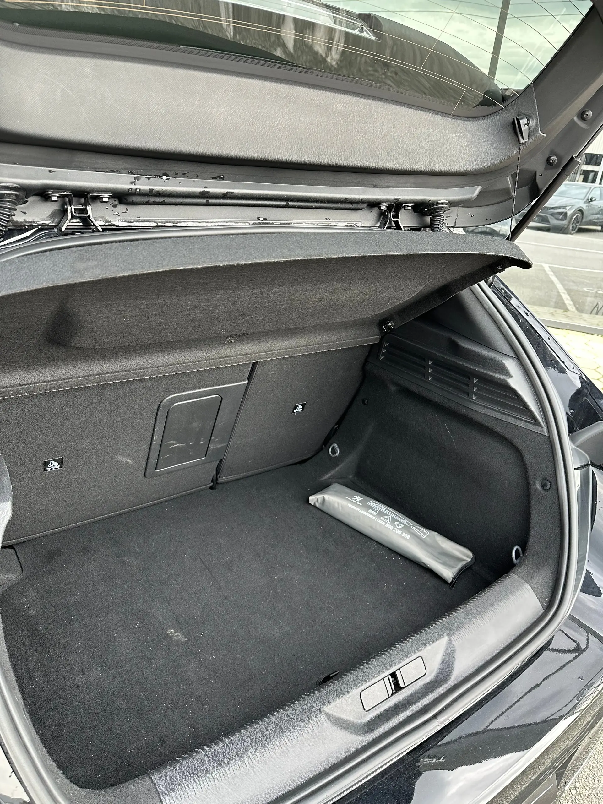 Peugeot 308 1.5 BlueHDi Allure EAT8 24