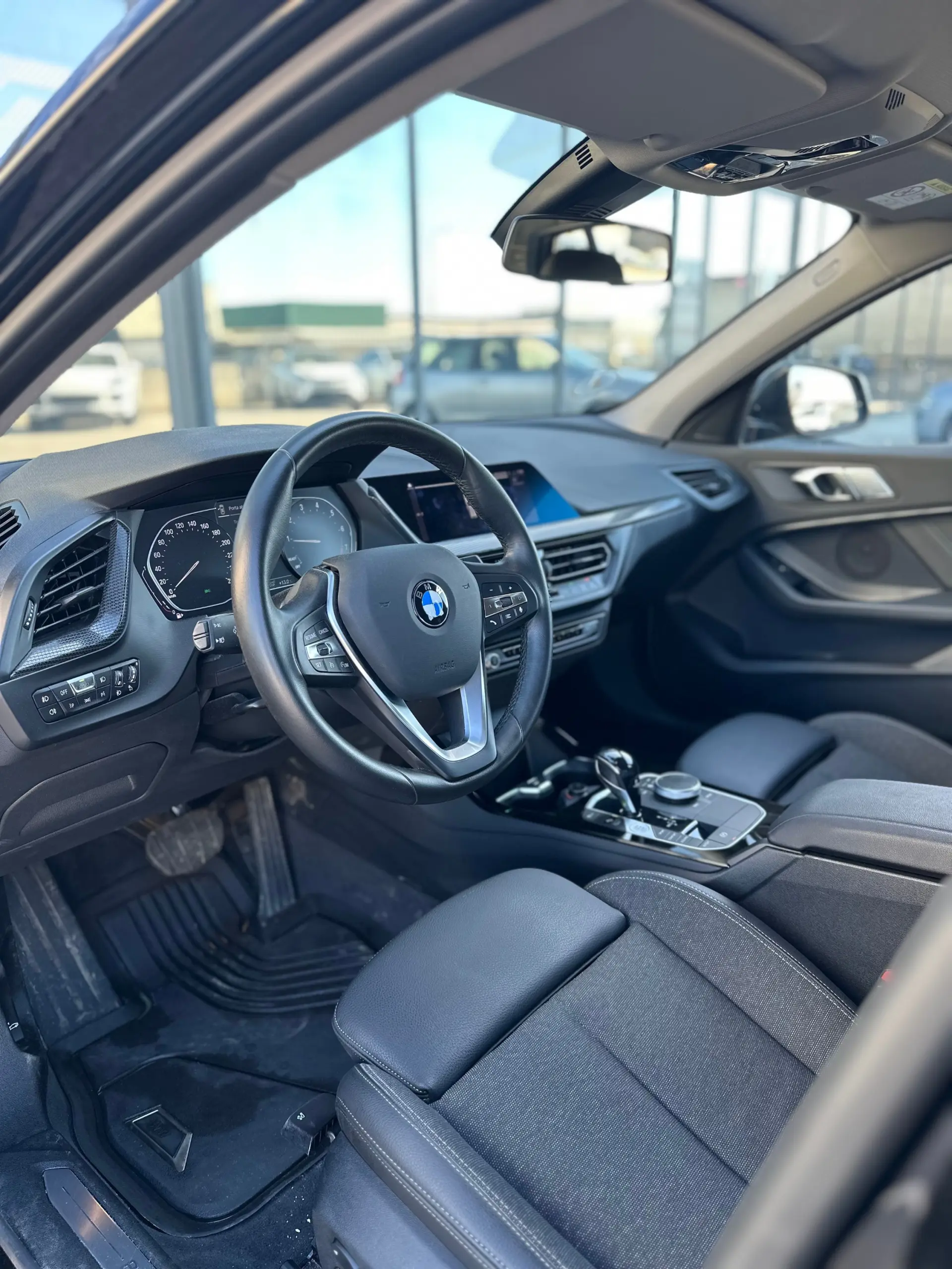 BMW 118 i Aut. Sport Line 8