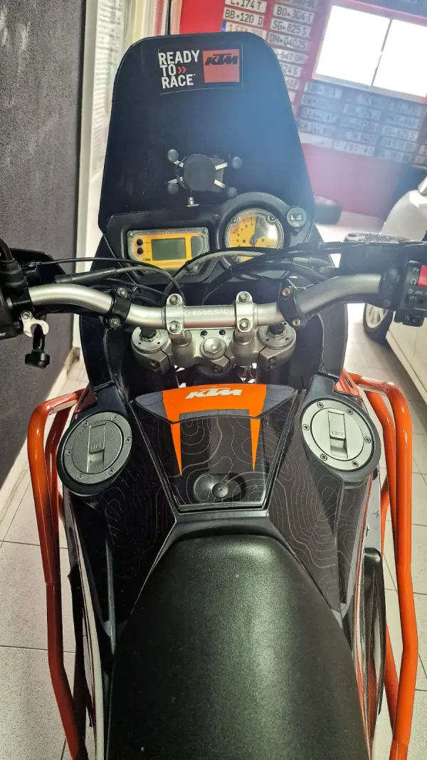 KTM 950 Aventure 6
