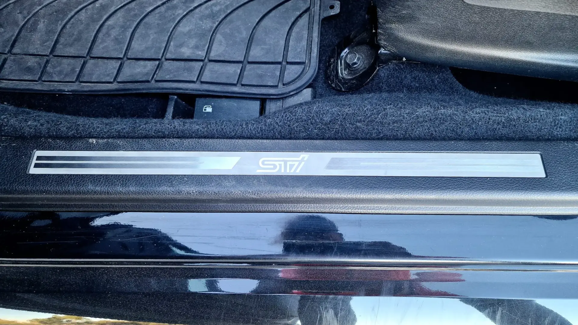 Subaru Impreza 2.5 WRX STi 12