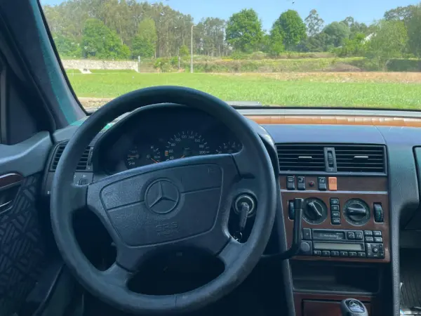 Mercedes-Benz C 180 2