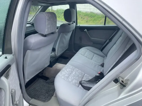 Mercedes-Benz C 220 6