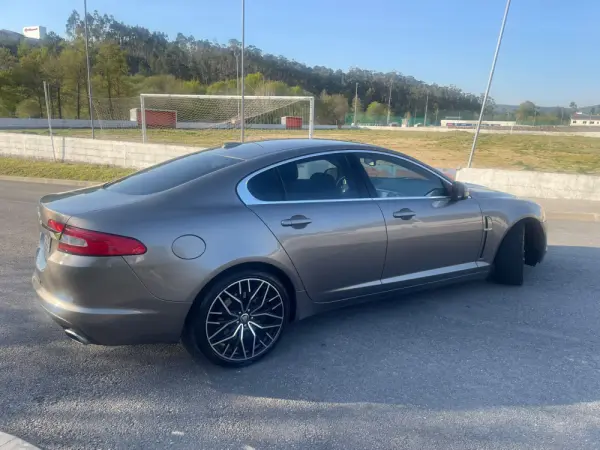 Jaguar XF 20