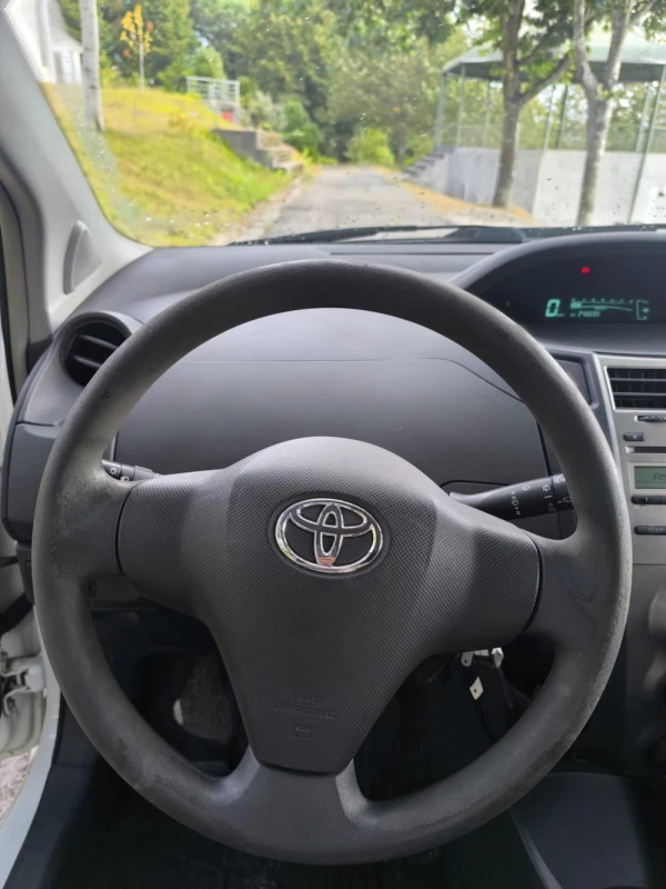 Toyota Yaris 2