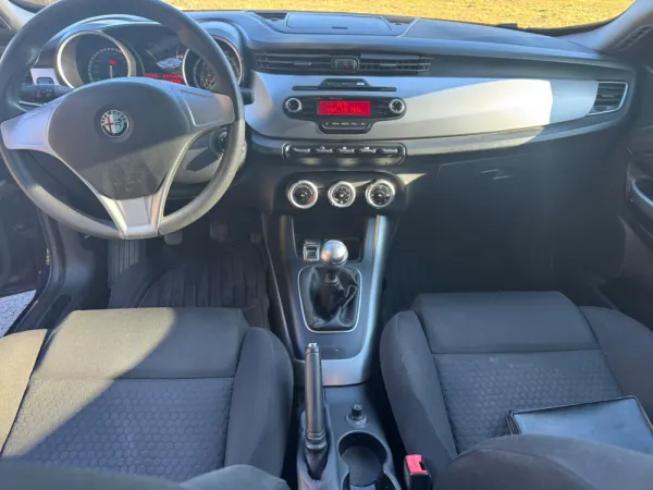 Alfa Romeo Giulietta 7