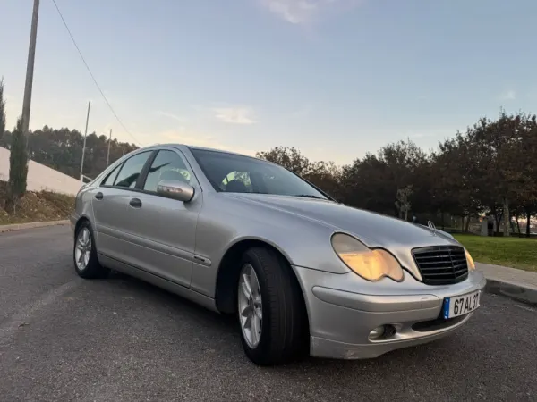 Mercedes-Benz C 220 11