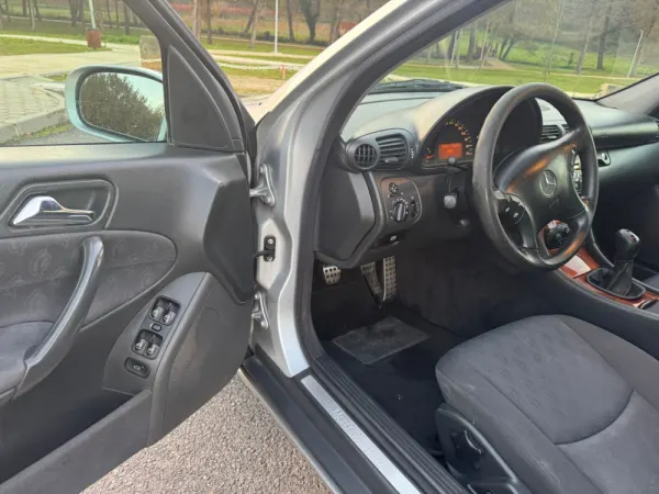 Mercedes-Benz C 220 6