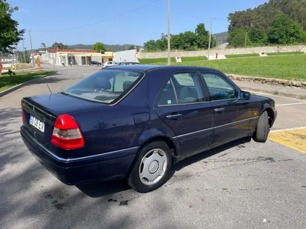 Mercedes-Benz C 180 3