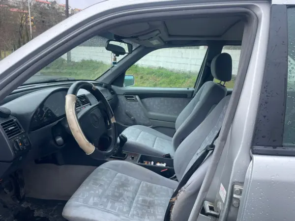 Mercedes-Benz C 220 2