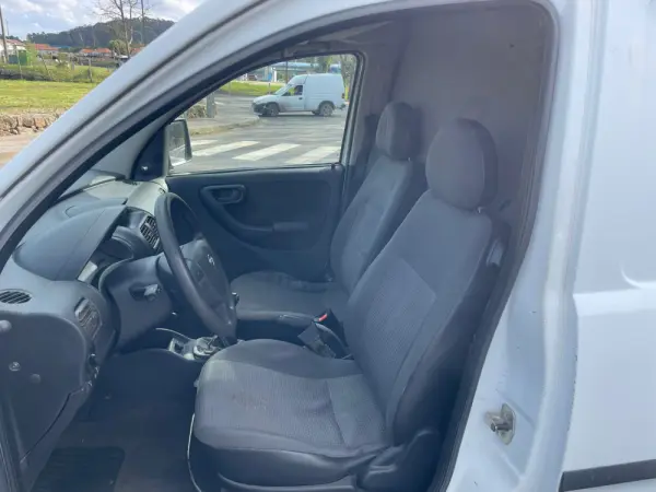 Opel Combo 1.3 CDTi 9