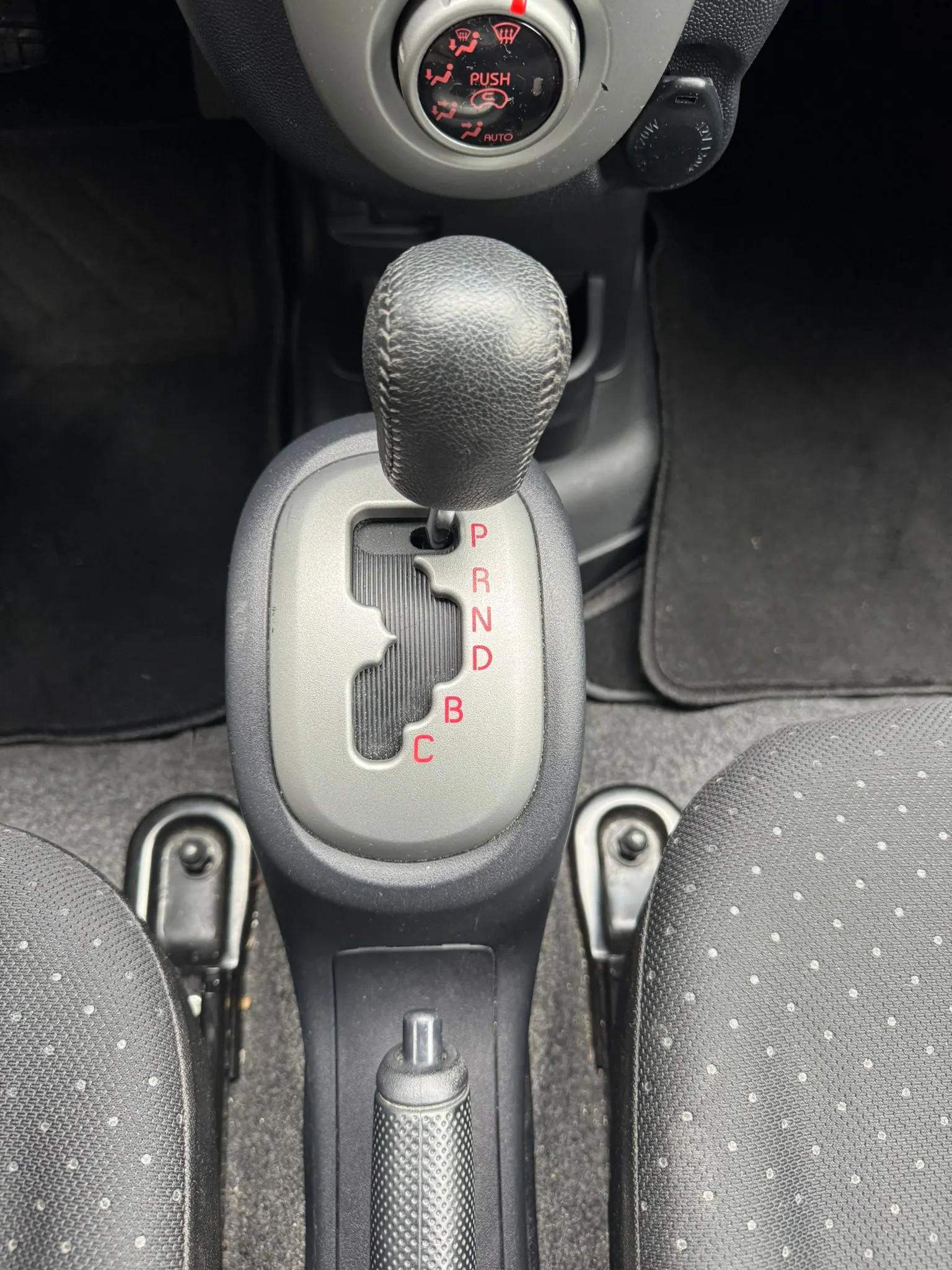 Mitsubishi i-MiEV 11