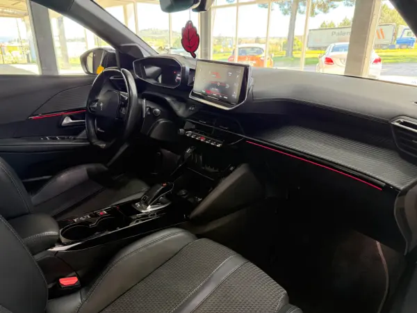 Peugeot 208 1.2 PureTech GT Line EAT8 9