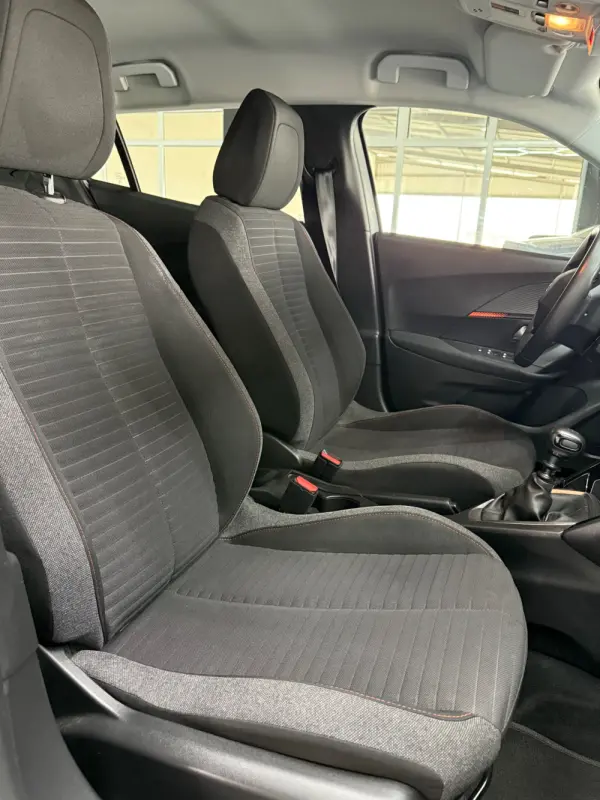 Peugeot 2008 PureTech 100 Allure 9