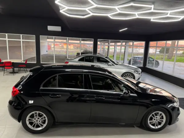 Mercedes-Benz A 180 d Progressive 3