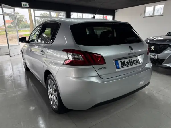 Peugeot 308 1.2 PureTech Style 6