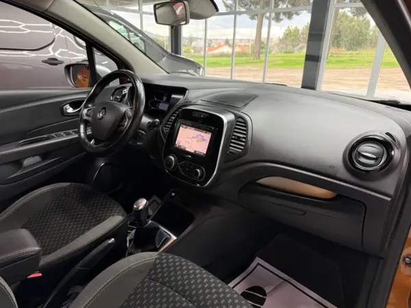 Renault Captur 0.9 TCE Exclusive 9