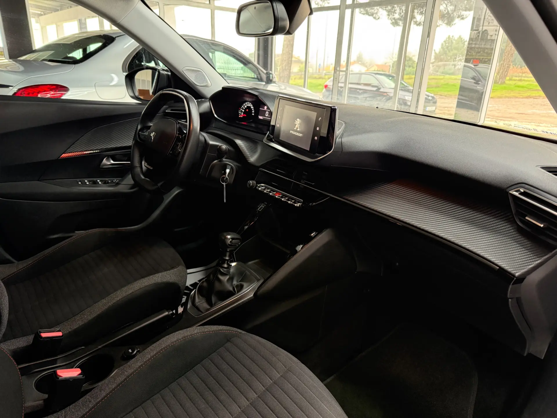 Peugeot 2008 PureTech 100 Allure 8