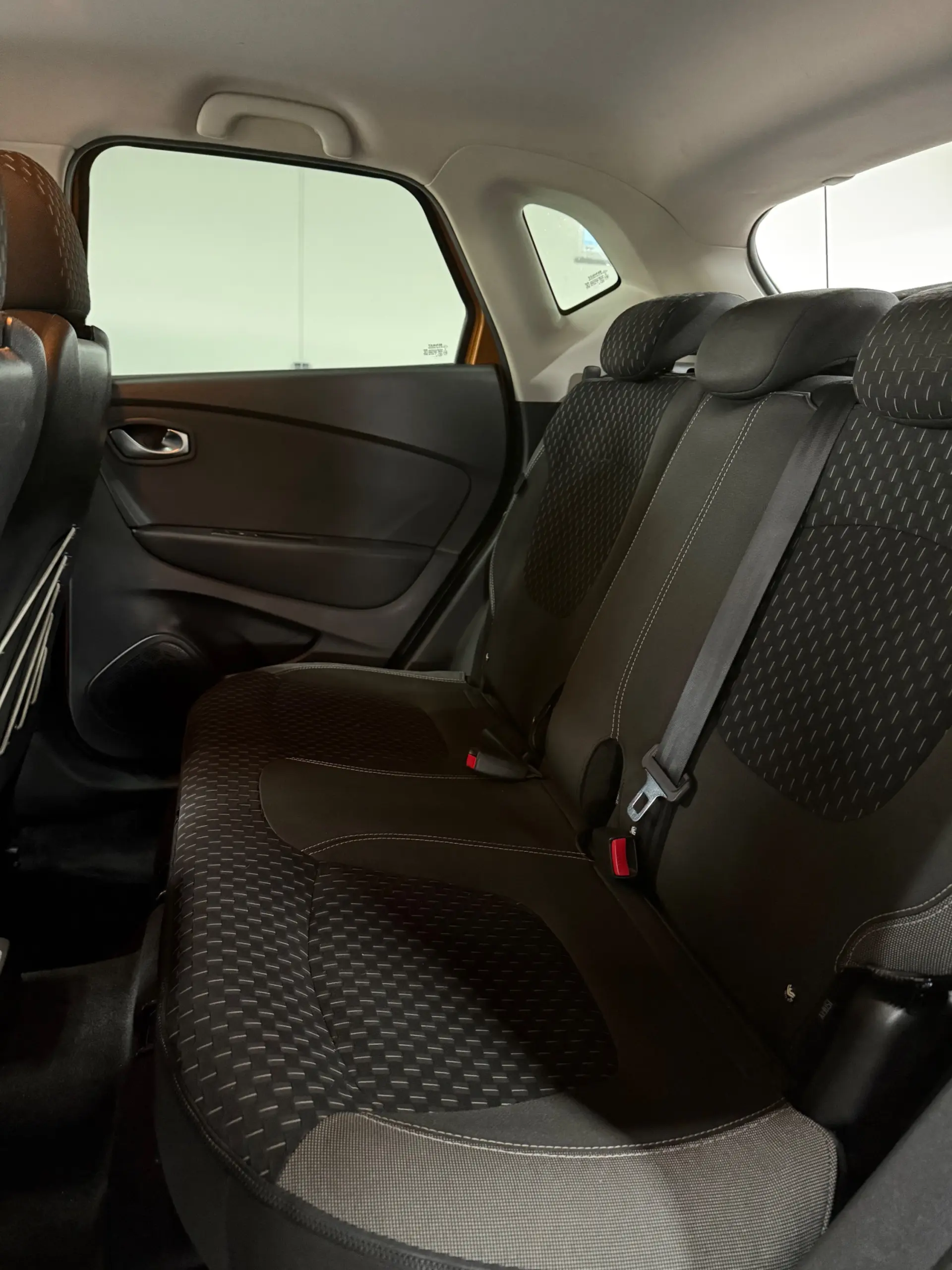 Renault Captur 0.9 TCE Exclusive 11