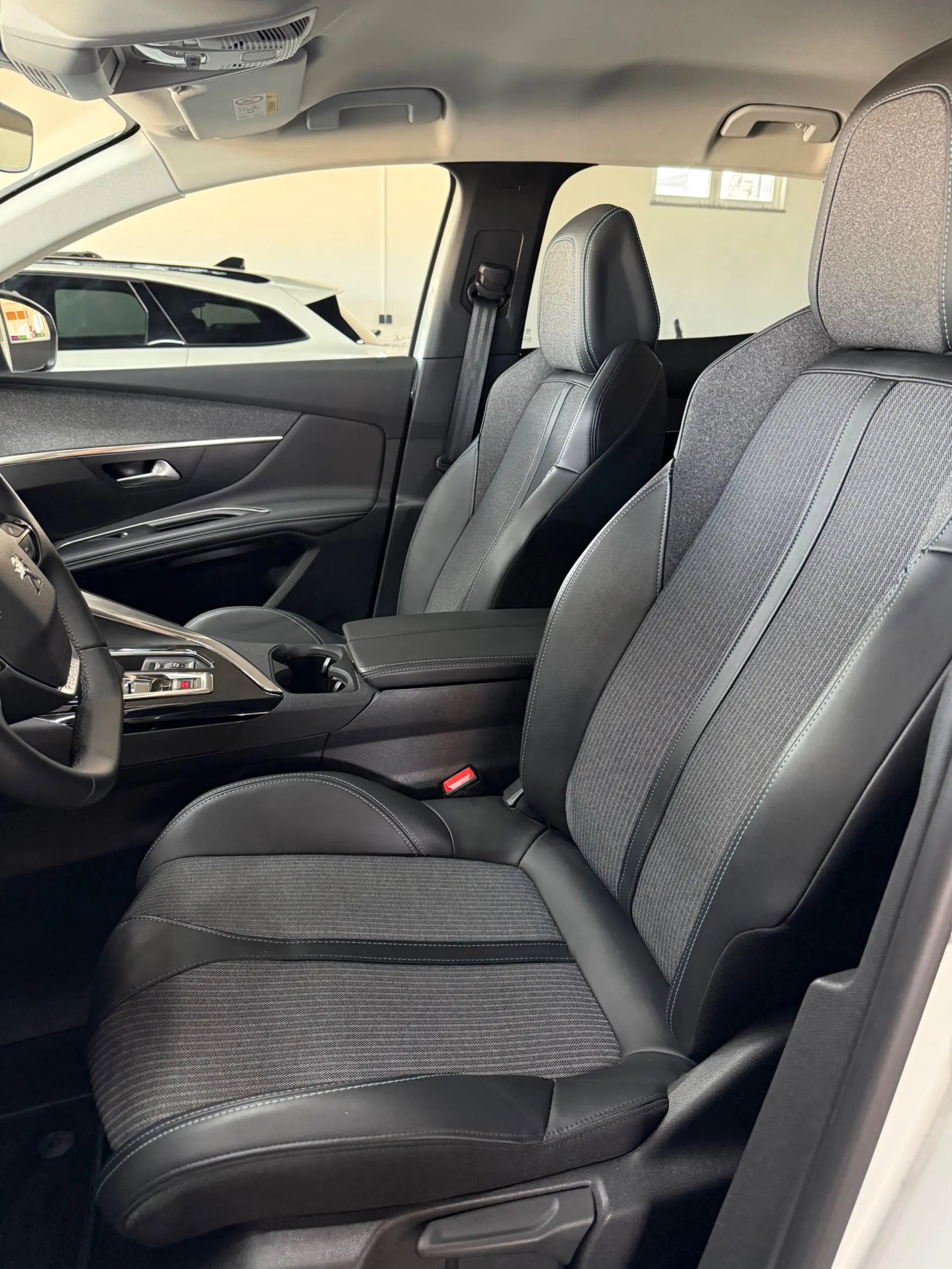 Peugeot 3008 1.6 Hybrid Allure Pack e-EAT8 9