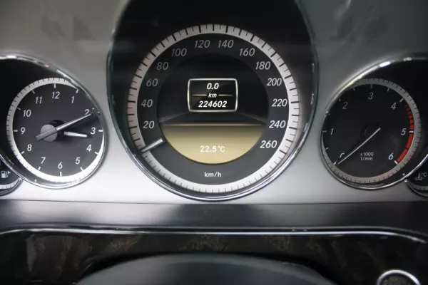 Mercedes-Benz E 200 10