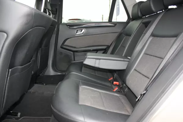 Mercedes-Benz E 200 12