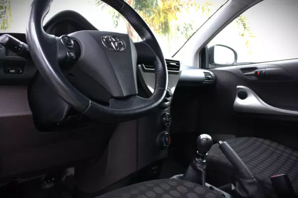Toyota iQ VVT-i Eco 8