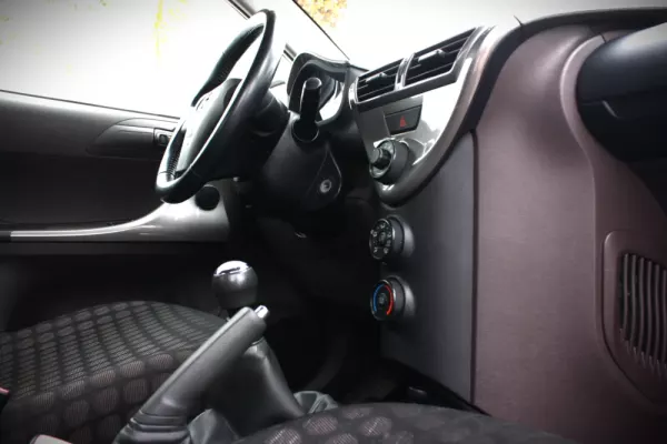 Toyota iQ VVT-i Eco 9