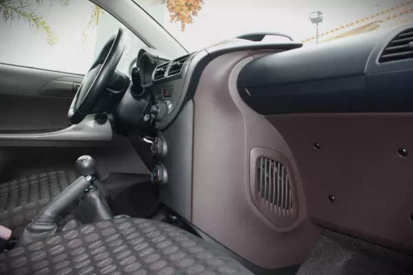 Toyota iQ VVT-i Eco 13