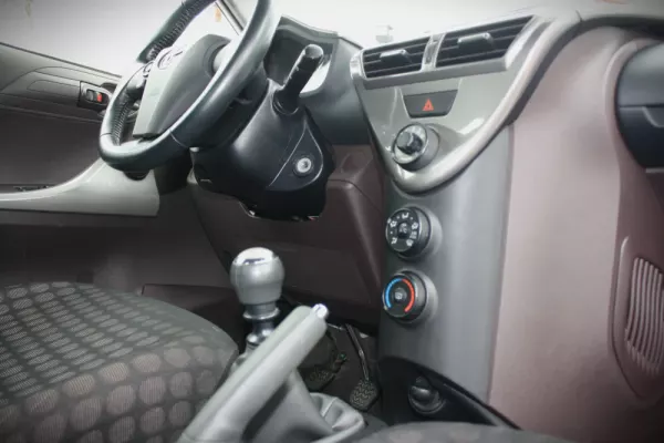 Toyota iQ VVT-i Eco 17