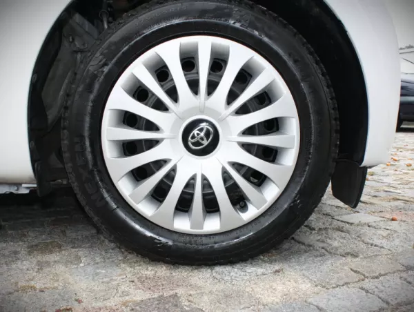 Toyota iQ VVT-i Eco 18