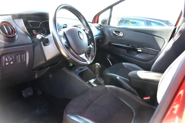 Renault Captur 1.5 dCi Helly Hansen EDC 13