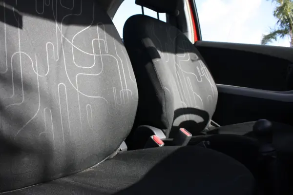 Toyota Yaris 1.0 VVT-i Comfort+AC 10