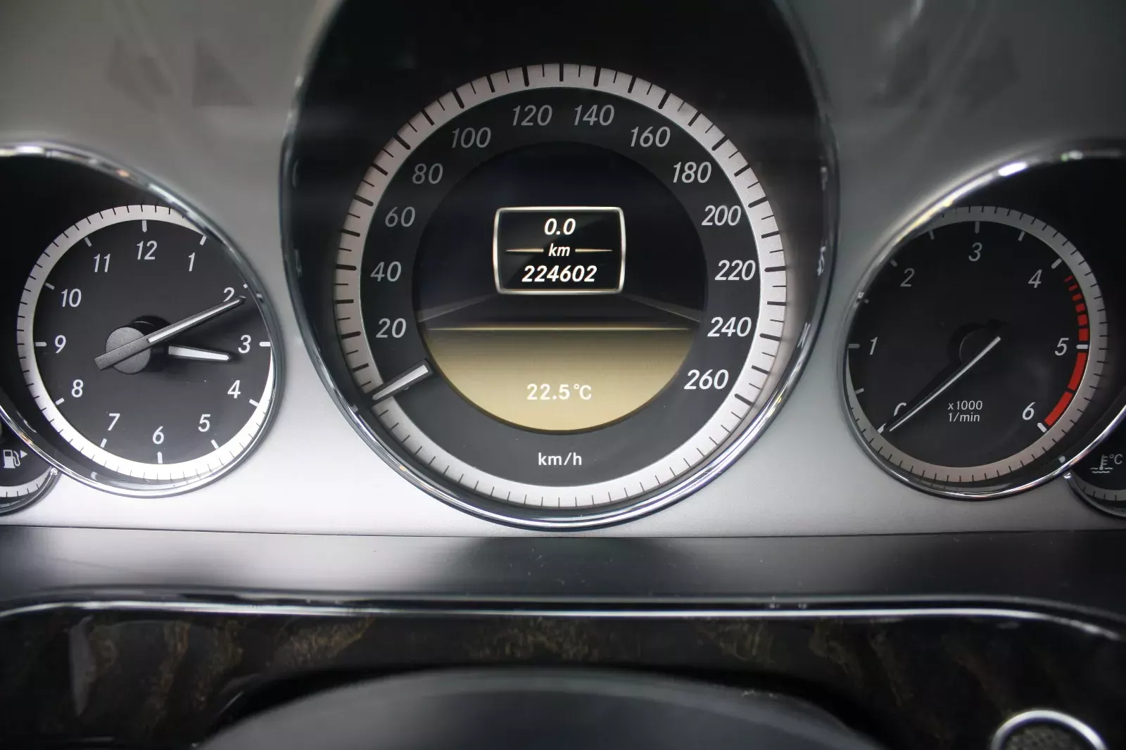 Mercedes-Benz E 200 10