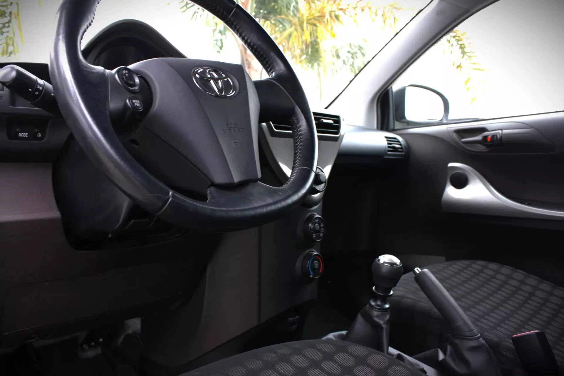 Toyota iQ VVT-i Eco 8