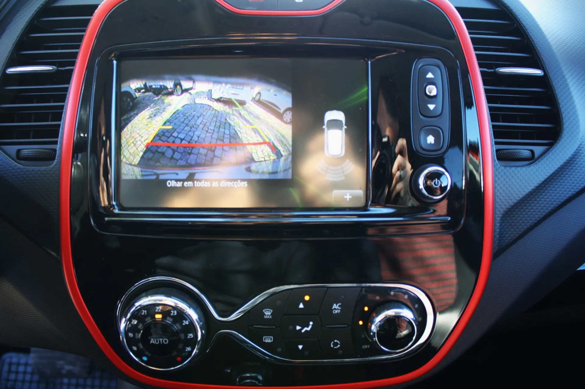 Renault Captur 1.5 dCi Helly Hansen EDC 27