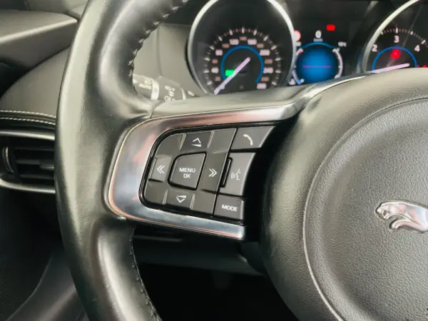 Jaguar F-Pace 2.0 i4D R-Sport AWD 12