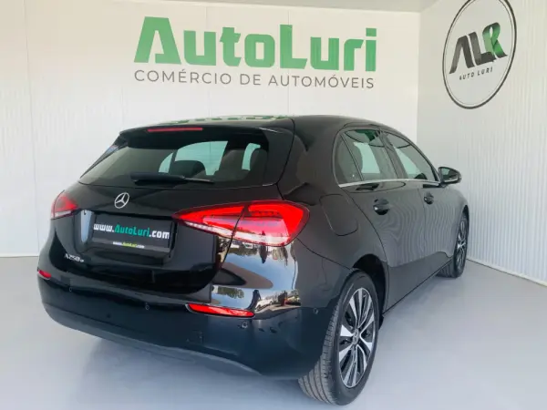Mercedes-Benz A 250 e Progressive 4