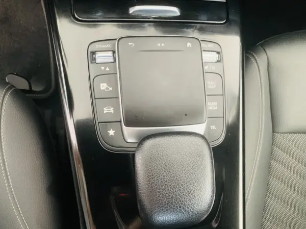 Mercedes-Benz A 250 e Progressive 28