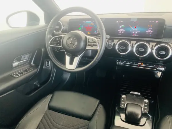 Mercedes-Benz A 250 e Progressive 33