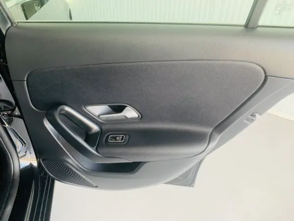 Mercedes-Benz A 250 e Progressive 36