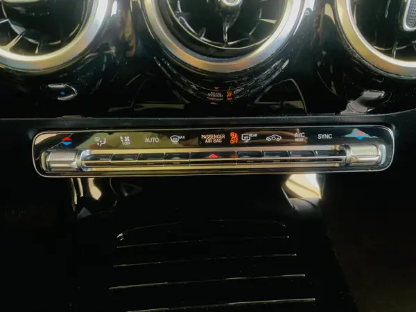 Mercedes-Benz CLA 180 d 7G-DCT Edition 1 28