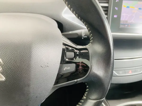 Peugeot 308 SW 1.5 BlueHDi Allure 14