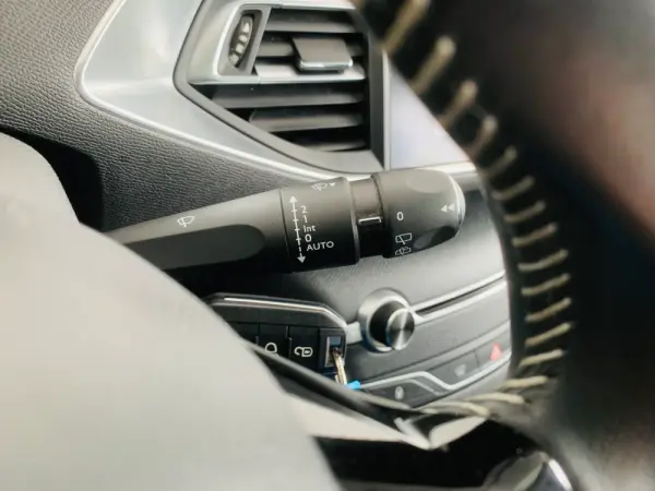 Peugeot 308 SW 1.5 BlueHDi Allure 17