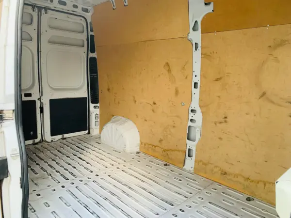 Peugeot Boxer 2.2 BlueHDi 335 L3 CD 8