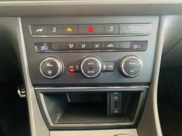 SEAT Leon ST Outro 25