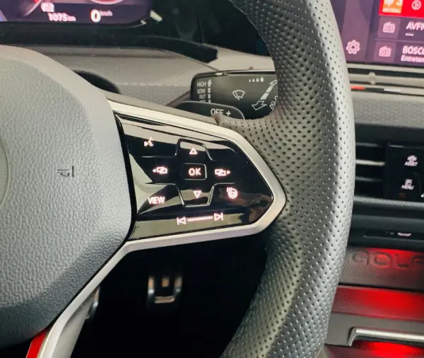 Volkswagen Golf 2.0 TSI GTI DSG 11